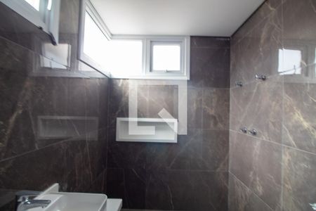 Casa à venda com 581m², 4 quartos e 4 vagas Casa à venda com 581m², 4 quartos e 4 vagasBanheiro da Suíte 4