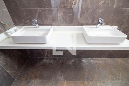 Casa à venda com 581m², 4 quartos e 4 vagas Casa à venda com 581m², 4 quartos e 4 vagasBanheiro da Suíte 4