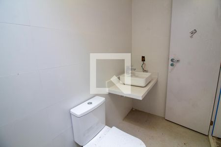 Casa à venda com 581m², 4 quartos e 4 vagas Casa à venda com 581m², 4 quartos e 4 vagasBanheiro da Suíte 1