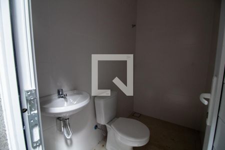 Casa à venda com 581m², 4 quartos e 4 vagas Casa à venda com 581m², 4 quartos e 4 vagasBanheiro de Serviço