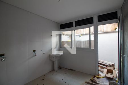 Casa à venda com 581m², 4 quartos e 4 vagas Casa à venda com 581m², 4 quartos e 4 vagasÁrea de Serviço