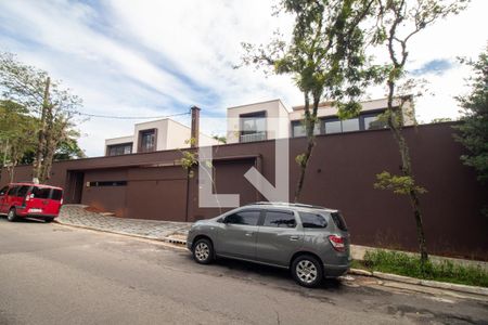 Casa à venda com 581m², 4 quartos e 4 vagas Casa à venda com 581m², 4 quartos e 4 vagasFachada do Condomínio