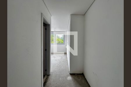 Casa de condomínio à venda com 531m², 4 quartos e 4 vagas Casa de condomínio à venda com 531m², 4 quartos e 4 vagasSuíte 2