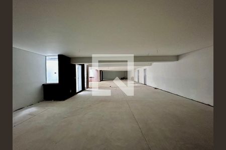Casa de condomínio à venda com 531m², 4 quartos e 4 vagas Casa de condomínio à venda com 531m², 4 quartos e 4 vagasGaragem
