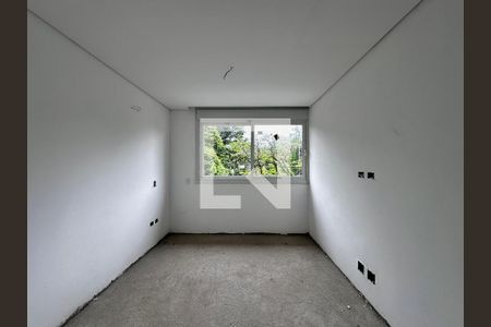 Casa de condomínio à venda com 531m², 4 quartos e 4 vagas Casa de condomínio à venda com 531m², 4 quartos e 4 vagasSuíte 4