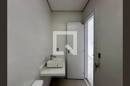 Casa de condomínio à venda com 531m², 4 quartos e 4 vagas Casa de condomínio à venda com 531m², 4 quartos e 4 vagasBanheiro Suíte 4