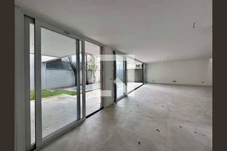 Casa de condomínio à venda com 531m², 4 quartos e 4 vagas Casa de condomínio à venda com 531m², 4 quartos e 4 vagasCozinha