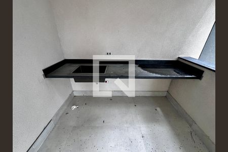 Casa de condomínio à venda com 531m², 4 quartos e 4 vagas Casa de condomínio à venda com 531m², 4 quartos e 4 vagasQuintal