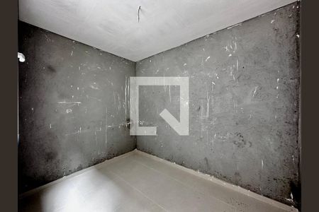 Casa de condomínio à venda com 531m², 4 quartos e 4 vagas Casa de condomínio à venda com 531m², 4 quartos e 4 vagasQuarto de Serviço