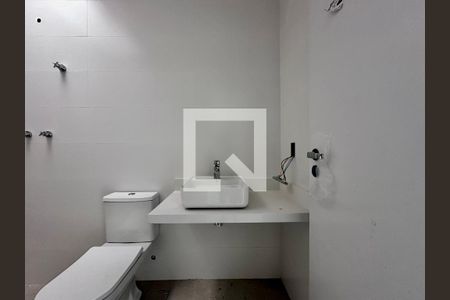 Casa de condomínio à venda com 531m², 4 quartos e 4 vagas Casa de condomínio à venda com 531m², 4 quartos e 4 vagasBanheiro Suíte 3