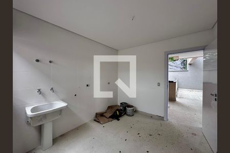 Casa de condomínio à venda com 531m², 4 quartos e 4 vagas Casa de condomínio à venda com 531m², 4 quartos e 4 vagasÁrea de Serviço