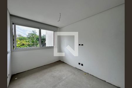 Casa de condomínio à venda com 531m², 4 quartos e 4 vagas Casa de condomínio à venda com 531m², 4 quartos e 4 vagasSuíte 2