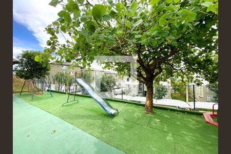 Apartamento à venda com 49m², 2 quartos e 1 vaga Apartamento à venda com 49m², 2 quartos e 1 vagaÁrea comum - Playground