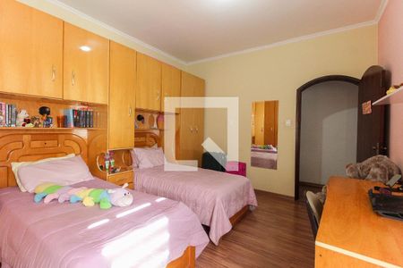 Casa à venda com 376m², 4 quartos e 4 vagas Casa à venda com 376m², 4 quartos e 4 vagasQuarto 3