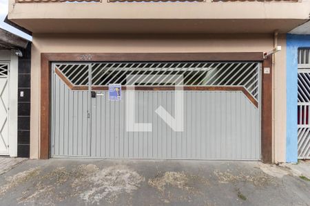 Casa à venda com 376m², 4 quartos e 4 vagas Casa à venda com 376m², 4 quartos e 4 vagasFachada