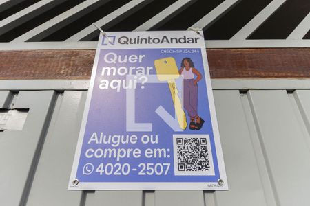 Casa à venda com 376m², 4 quartos e 4 vagas Casa à venda com 376m², 4 quartos e 4 vagasPlaquinha