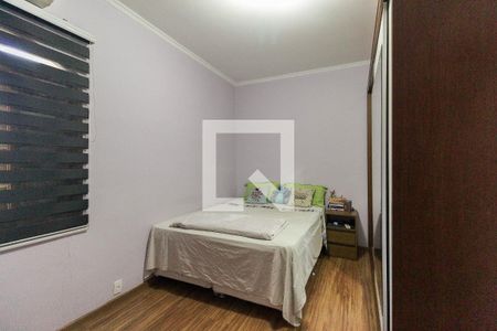 Casa à venda com 376m², 4 quartos e 4 vagas Casa à venda com 376m², 4 quartos e 4 vagasQuarto 2