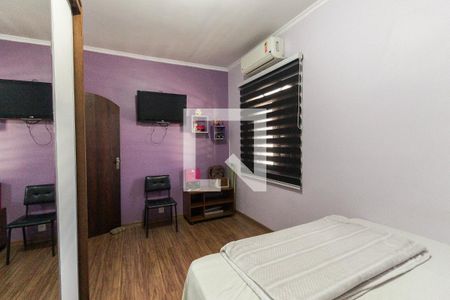 Casa à venda com 376m², 4 quartos e 4 vagas Casa à venda com 376m², 4 quartos e 4 vagasQuarto 2