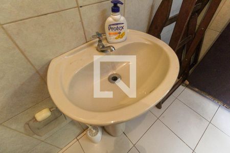 Casa à venda com 376m², 4 quartos e 4 vagas Casa à venda com 376m², 4 quartos e 4 vagasBanheiro de serviço