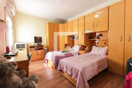 Casa à venda com 376m², 4 quartos e 4 vagas Casa à venda com 376m², 4 quartos e 4 vagasQuarto 3