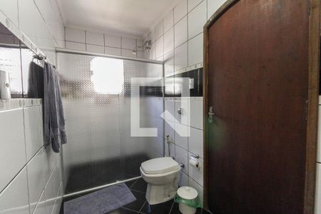 Casa à venda com 376m², 4 quartos e 4 vagas Casa à venda com 376m², 4 quartos e 4 vagasBanheiro da Suíte