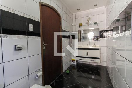 Casa à venda com 376m², 4 quartos e 4 vagas Casa à venda com 376m², 4 quartos e 4 vagasBanheiro da Suíte