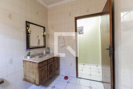 Casa à venda com 376m², 4 quartos e 4 vagas Casa à venda com 376m², 4 quartos e 4 vagasBanheiro Social 2