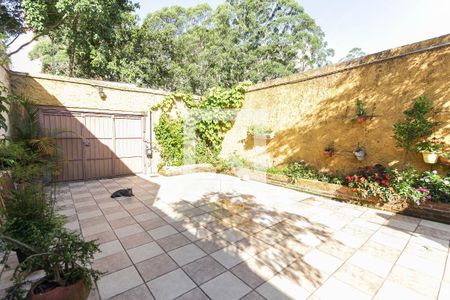 Casa à venda com 376m², 4 quartos e 4 vagas Casa à venda com 376m², 4 quartos e 4 vagasEntrada 2