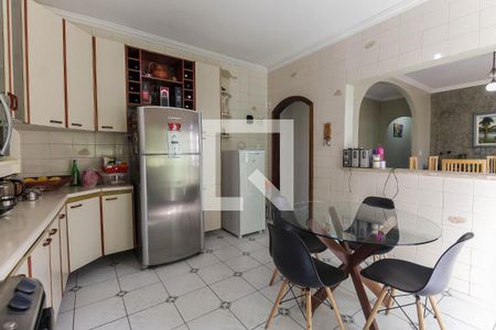 Casa à venda com 376m², 4 quartos e 4 vagas Casa à venda com 376m², 4 quartos e 4 vagasCozinha