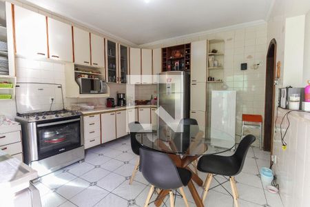 Casa à venda com 376m², 4 quartos e 4 vagas Casa à venda com 376m², 4 quartos e 4 vagasCozinha