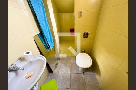 Casa de condomínio à venda com 360m², 3 quartos e 4 vagasBanheiro