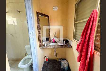 Casa de condomínio à venda com 360m², 3 quartos e 4 vagasBanheiro 2