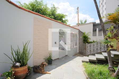 Casa à venda com 250m², 4 quartos e 4 vagasFrente