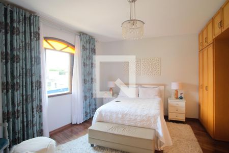 Casa à venda com 250m², 4 quartos e 4 vagasSuíte