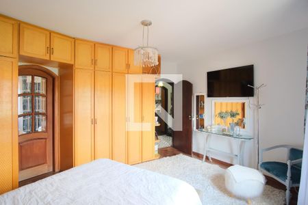 Casa à venda com 250m², 4 quartos e 4 vagasSuíte