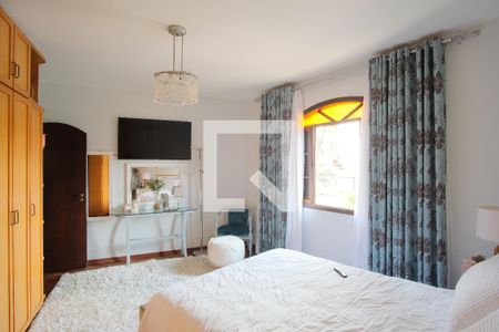 Casa à venda com 250m², 4 quartos e 4 vagasSuíte