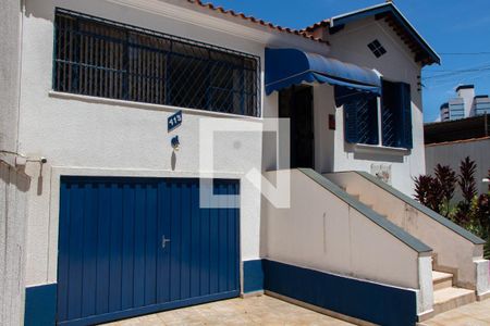 Casa para alugar com 165m², 2 quartos e 6 vagasÁREA EXTERNA FRENTE