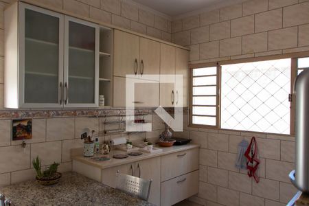 Casa para alugar com 165m², 2 quartos e 6 vagasCOZINHA