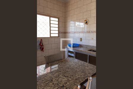 Casa para alugar com 165m², 2 quartos e 6 vagasCOZINHA