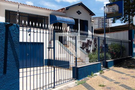 Casa para alugar com 165m², 2 quartos e 6 vagasFACHADA