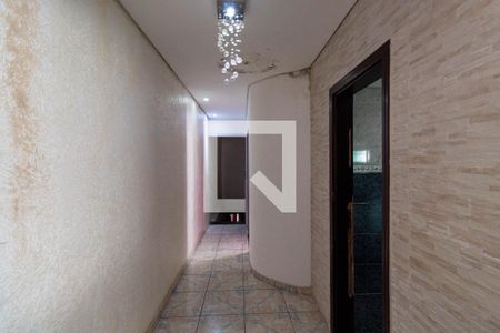 Casa à venda com 200m², 5 quartos e 2 vagas Casa à venda com 200m², 5 quartos e 2 vagasCorredor