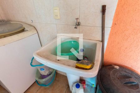 Casa à venda com 200m², 5 quartos e 2 vagas Casa à venda com 200m², 5 quartos e 2 vagasÁrea de Serviço