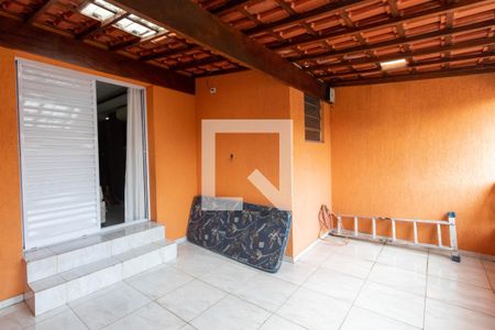 Casa à venda com 200m², 5 quartos e 2 vagas Casa à venda com 200m², 5 quartos e 2 vagasVaranda da Sala