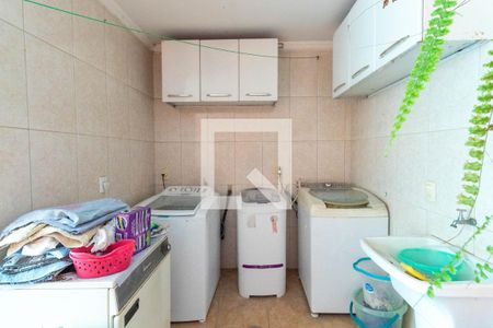 Casa à venda com 200m², 5 quartos e 2 vagas Casa à venda com 200m², 5 quartos e 2 vagasÁrea de Serviço