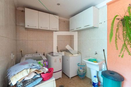 Casa à venda com 200m², 5 quartos e 2 vagas Casa à venda com 200m², 5 quartos e 2 vagasÁrea de Serviço