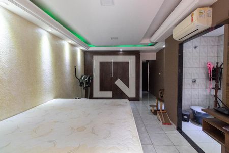 Casa à venda com 200m², 5 quartos e 2 vagas Casa à venda com 200m², 5 quartos e 2 vagasQuarto Suíte