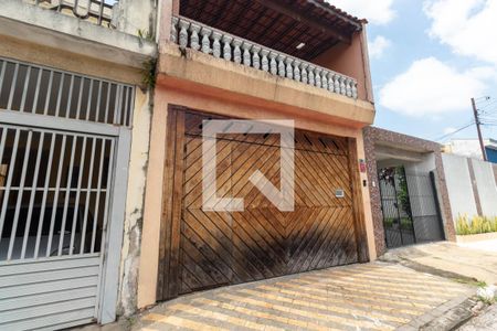 Casa à venda com 200m², 5 quartos e 2 vagas Casa à venda com 200m², 5 quartos e 2 vagasFachada