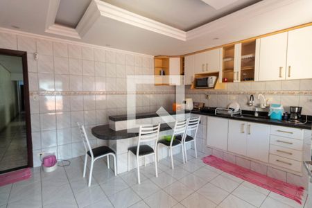 Casa à venda com 200m², 5 quartos e 2 vagas Casa à venda com 200m², 5 quartos e 2 vagasCozinha 1