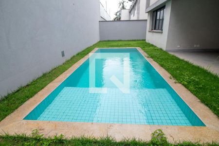 Casa à venda com 686m², 4 quartos e 4 vagasJardim / Piscina