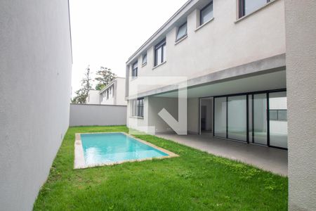 Casa à venda com 686m², 4 quartos e 4 vagasJardim / Piscina